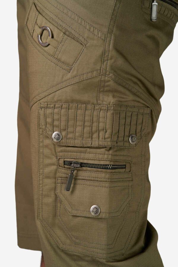 short-inizio-pants-olive-green-for-men-with-many-pockets-and-secret-pocket-alternative-streetwear-and-festival-fashion-avanyah-clothing